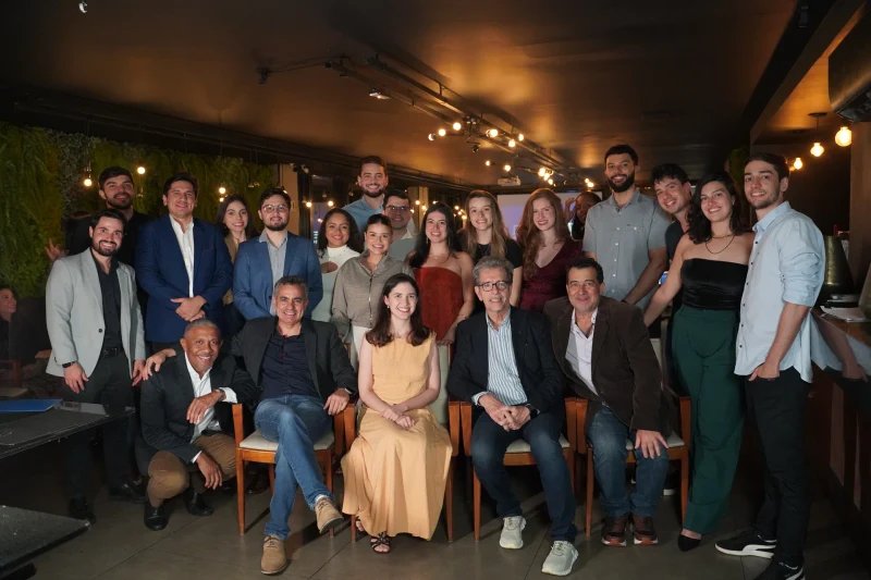 Fotografia de um grupo reunido em um encontro, publicada na galeria da Cardiomed