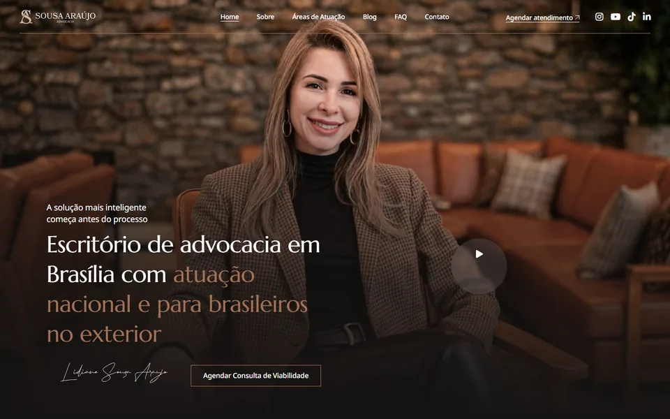 Captura de uma versão do site da Sousa Araújo Advocacia