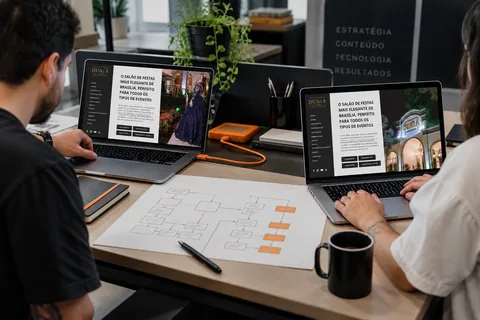 Montagem editorial baseada em captura do site real de Dúnia City Hall, sem indicação da tecnologia utilizada
